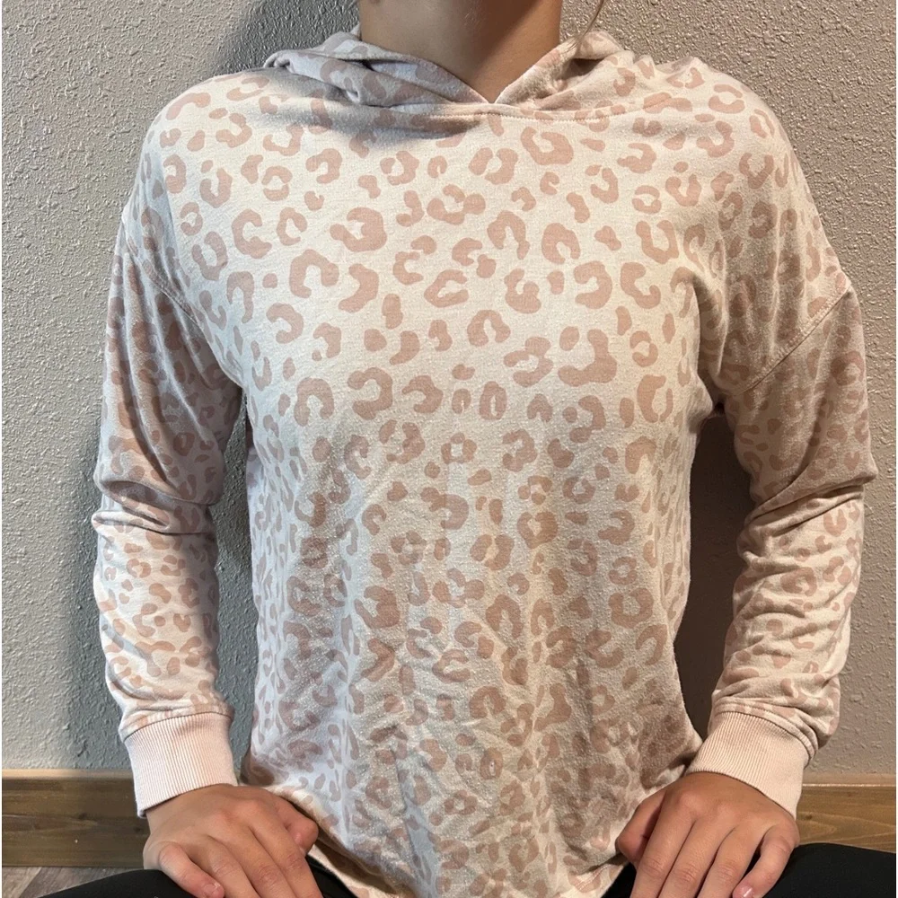 * 🤑💰🤑 3/$10.00 budle item 🤑💰🤑 Girls are and are 12–14 sweatshirt - Picture 1 of 6